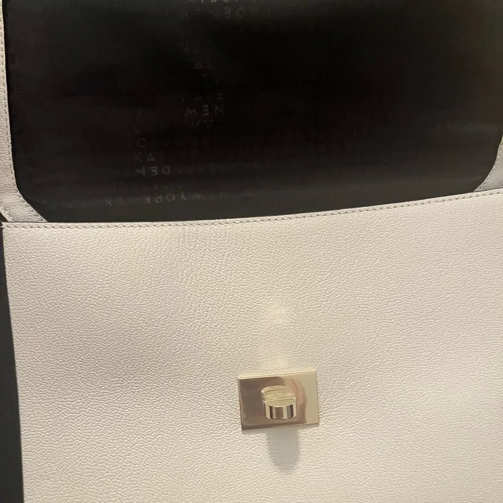 Kate Spade Black and Cream Shoulder Bag with Modern Elegance